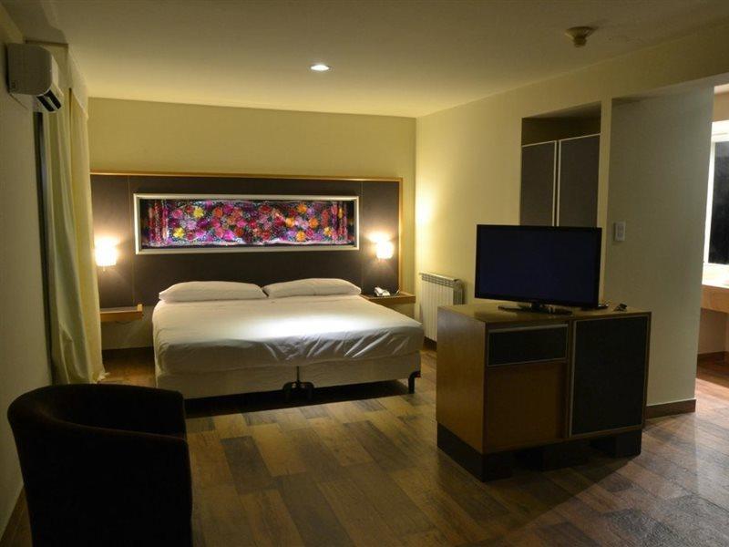 Plaza Paradiso Petit Hotel チャクラス・デ・コリア エクステリア 写真