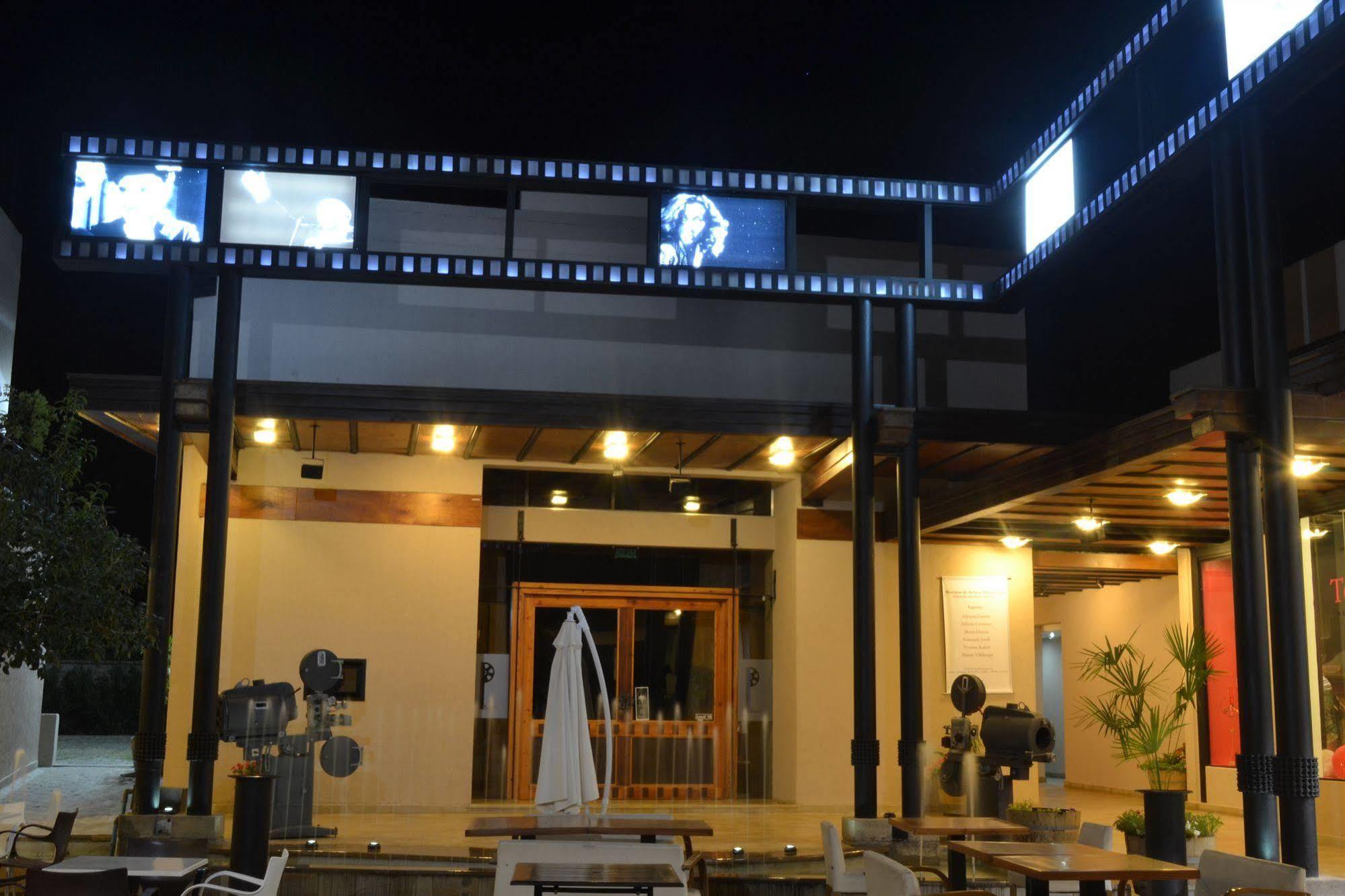 Plaza Paradiso Petit Hotel チャクラス・デ・コリア エクステリア 写真